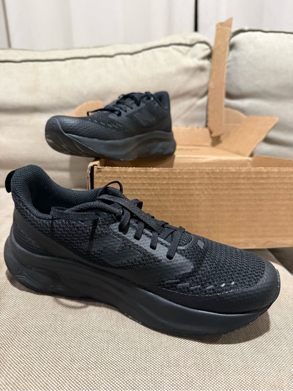 New Balance Men's Black Athletic Running Shoes